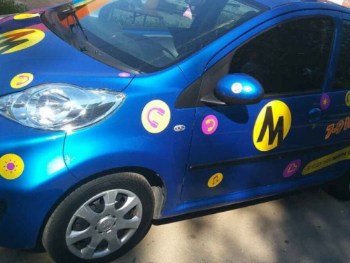 Мариупольцы активно украшают свои авто к летнему музыкальному фестивалю и подают заявки, чтобы посоревноваться (ФОТО)