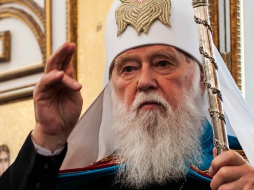 Патриарх Филарет передал медикаменты в военные госпитали Мариуполя и еще трех городов Донбасса (ФОТО)