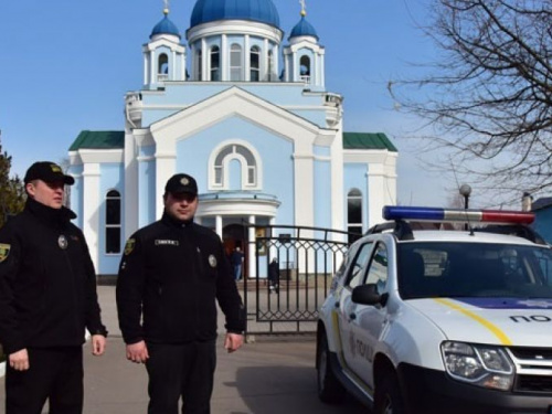 На Донетчине возле церквей на Пасху будут дежурить около 700 полицейских (ВИДЕО)