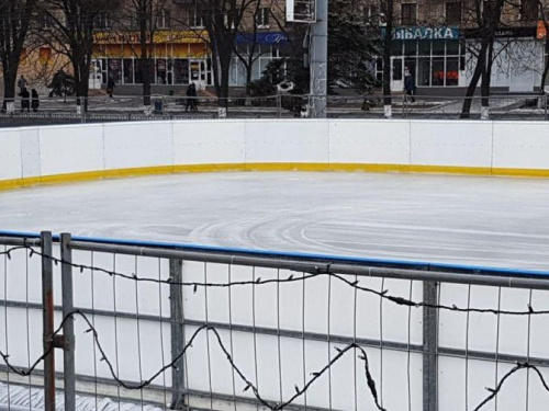 Мариупольский каток почти готов к открытию (ФОТОФАКТ)