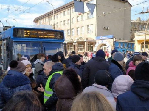  Участникам несанкционированной акции в Мариуполе грозит до трех лет колонии (ОБНОВЛЕНО)