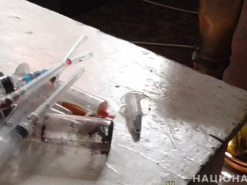 Горшочек с цветами и метадоном: в Мариуполе разоблачили «наркобизнесмена» (ФОТО)