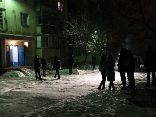 Появилось видео с места ночного взрыва в Мариуполе (ВИДЕО)