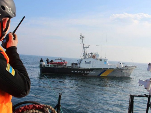 Мариупольским морякам-пограничникам разрешили стрелять в Азовском море без предупреждения