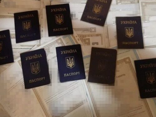 Коммерсанты в Донбассе, возившие людей за соцвыплатами, сливали информацию боевикам (ФОТО)