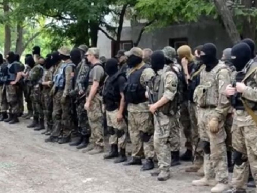 «Захватить Мариуполь будет непросто»: добровольцев, готовых защищать город все больше