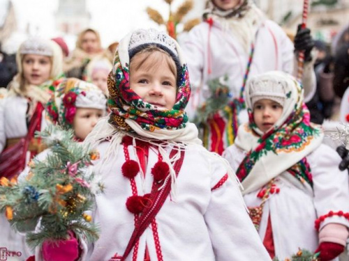 Музыка и полевая кухня: мариупольцев приглашают на фестиваль колядок