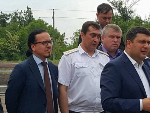 Гройсман открыл в Донецкой области модернизированный за 73 млн грн железнодорожный участок 