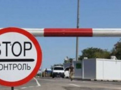 После закрытия КПВВ боевики возобновили пропуск людей: 46 человек остались в «серой зоне» 
