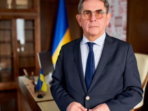 Илья Емец выступает за ввод в Украине чрезвычайного положения