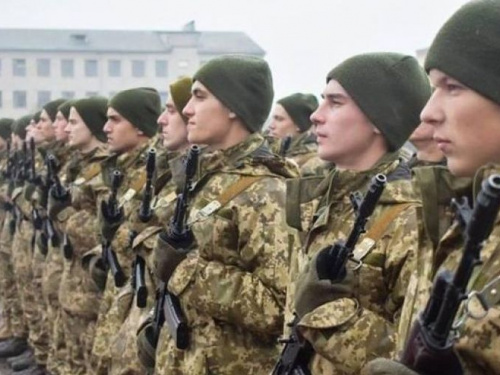 В Украине остановили весенний призыв