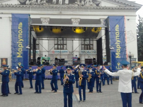 В Мариуполе 160 оркестрантов открыли торжества в честь освобождения города (ФОТО + ВИДЕО)