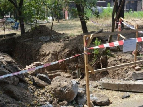 «Мариупольтеплосеть» израсходовала около 7 тонн асфальта на ликвидацию разрытий