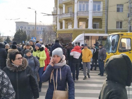 На организаторов митинга против подорожания проезда в Мариуполе составили протоколы