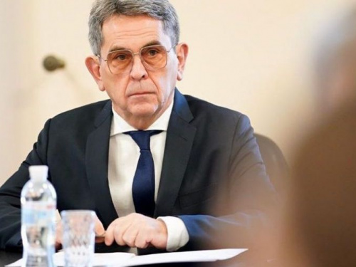 В Украине отложат второй этап медреформы и будут платить медикам по-новому