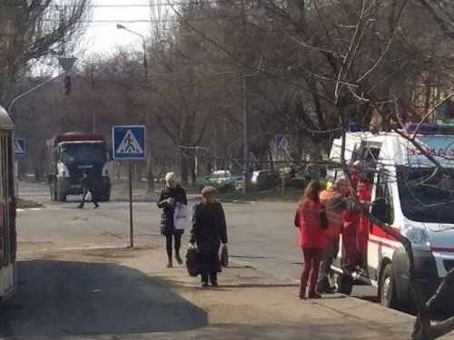 В Мариуполе две поездки в трамвае закончились «скорой» и моргом (ФОТО)
