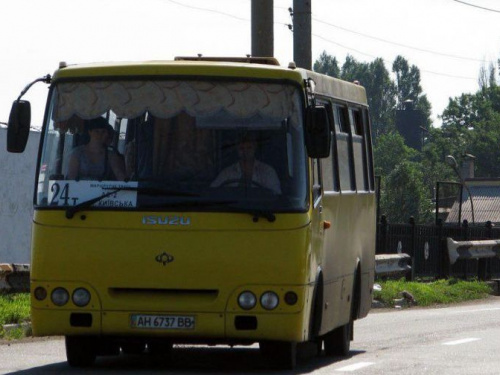 В Мариуполе из маршрутки выпала девушка (ФОТО)