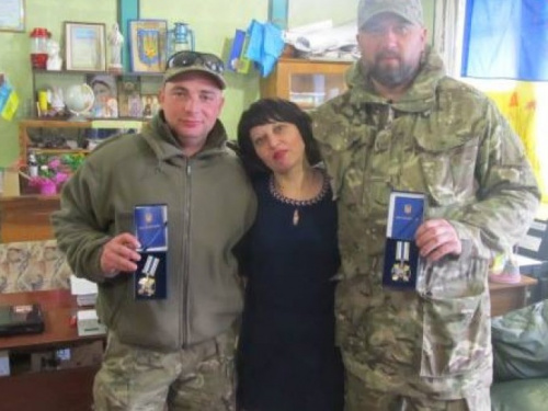 Ко Дню добровольца защитники Мариуполя получили награды (ФОТО)