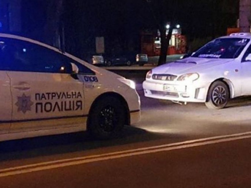 На пешеходном переходе в центре Мариуполя сбили женщину (ФОТО)