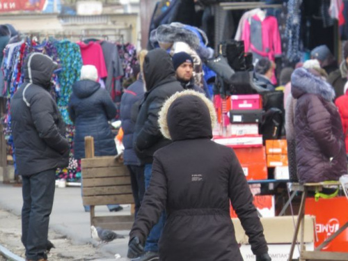 «Шанхай» вернулся в центр Мариуполя. Реконструкция не помогла упорядочить ситуацию (ФОТОФАКТ)
