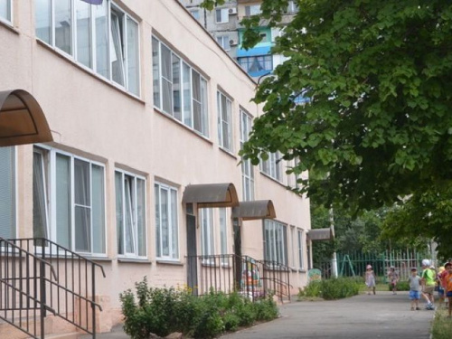 Мариупольцы предлагают переквалифицировать детский сад на Курчатова в начальную школу