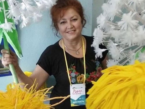 Поездка в Дубай и денежный приз: учительница из Мариуполя претендует на победу в конкурсе (ФОТО)