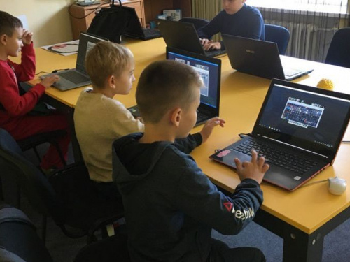 Впервые в Мариуполе детей будут учить программированию в игре Minecraft (ФОТО)