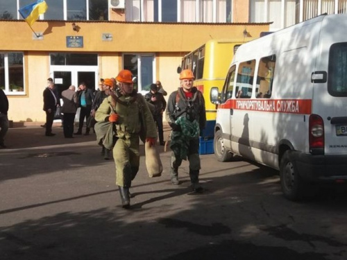 Мариупольцы  с регламентной задержкой почтили память погибших львовских шахтеров