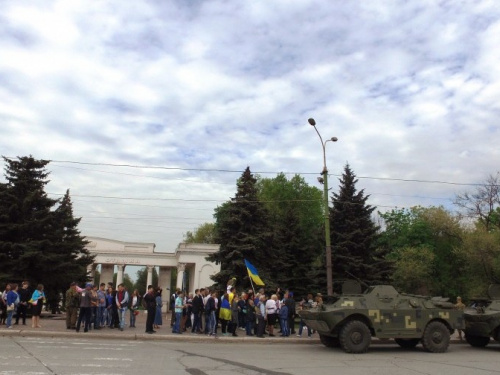 Мариупольцы с теплом встретили бойцов с передовой (ФОТО+ВИДЕО)