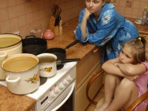 Мариупольцы, требуя горячей воды в кранах, создали 11 петиций