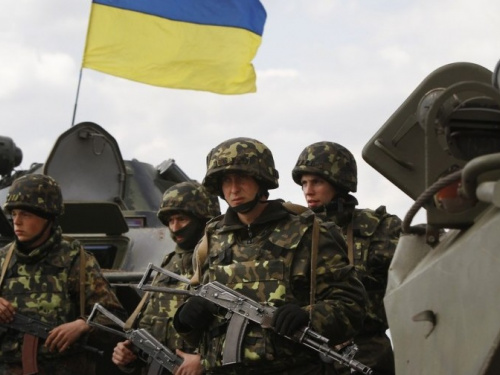 Митинг против отвода войск на мариупольском направлении  проходит в Волновахе