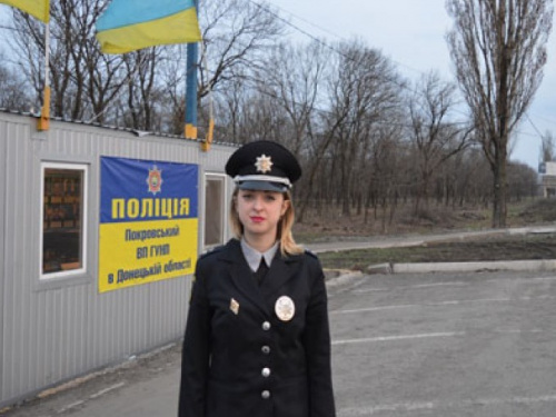 Молодые лейтенанты в Донецкой области получают служебное жилье