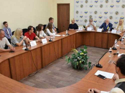 Мариупольские студенты начнут обучаться по новым стандартам образования (ФОТО+ВИДЕО)