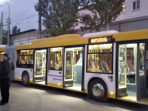 Министр финансов Украины оценила новые мариупольские автобусы (ФОТОФАКТ)