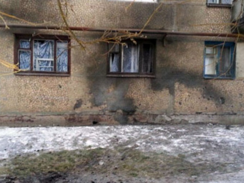 На Донетчине около многоэтажного дома упали снаряды