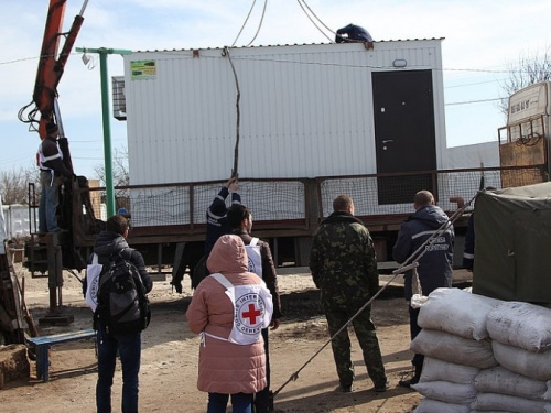 На КПВВ под Мариуполем медицинскую помощь будут оказывать в современном модуле