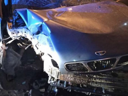 Жуткое ДТП в Мариуполе: водитель пробил головой лобовое стекло (ФОТО)