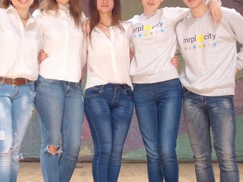 Мариупольцы выступили в Рубежном в рамках акции «Молодь проти ненависті» (ФОТО+ВИДЕО)