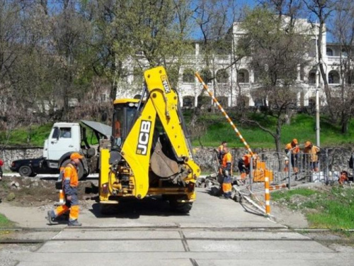 В Мариуполе благоустроят въезд на пляж для людей с инвалидностью (ФОТОФАКТ)