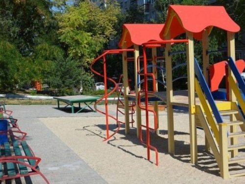 Комфортная жизнь в Мариуполе: как благоустроить свой двор?