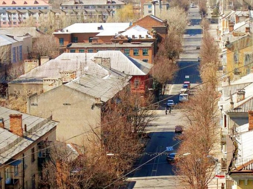 Жители Бахмута постепенно возвращают в паспорта историческое название города 