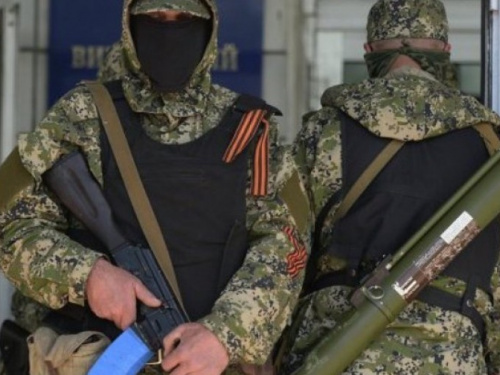 Под Мариуполем ДНРовцы тайно уходят из формирований к местным жителям