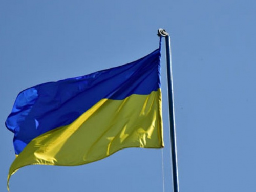 После шестичасового обстрела Чермалык с оркестром отметил день украинского флага (ФОТО)