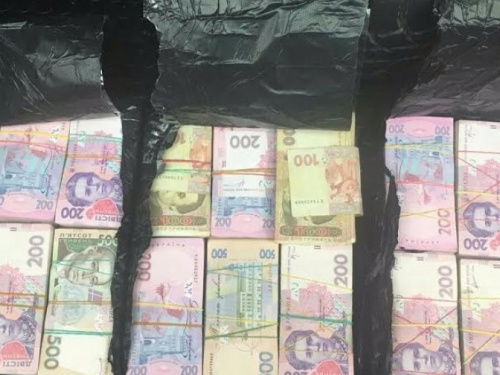 Полковник  налоговой милиции в Мариуполе  подозревается в  организации конвертационного центра