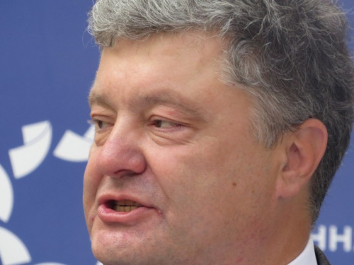 Порошенко в Мариуполе обещал ночью запустить систему е-декларирования (ВИДЕО)