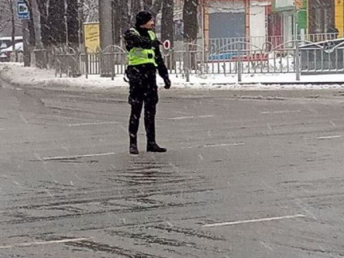 В центре Мариуполя не работают светофоры: движение усложнено (ФОТО)