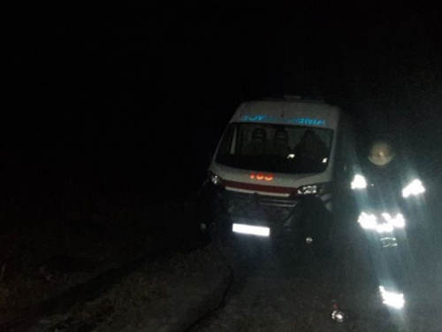 В Донецкой области из-за гололёда «скорую» пришлось вытягивать лебёдкой (ФОТО)