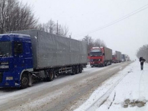 В Мариуполе из-за непогоды ограничили движение транспорта
