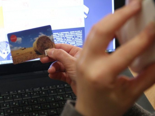 Мариупольцу вместо заказанной через интернет бумаги прислали камни
