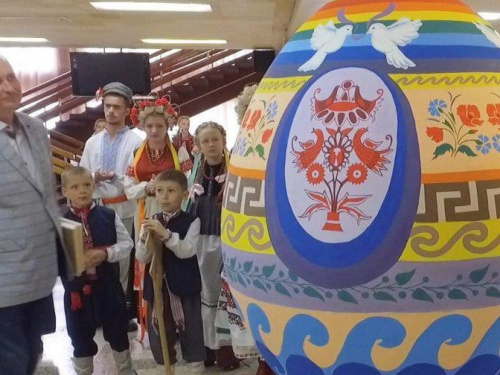 В День матери в Мариуполе презентовали уникальный оберег (ФОТО+ВИДЕО)